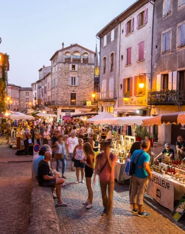 Marchés nocturnes