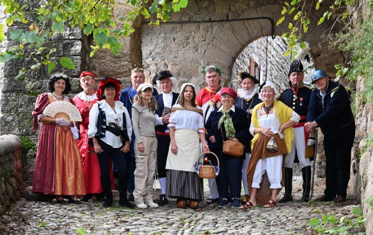 Guided visit played by actors of the Duchy of Joyeuse_Joyeuse