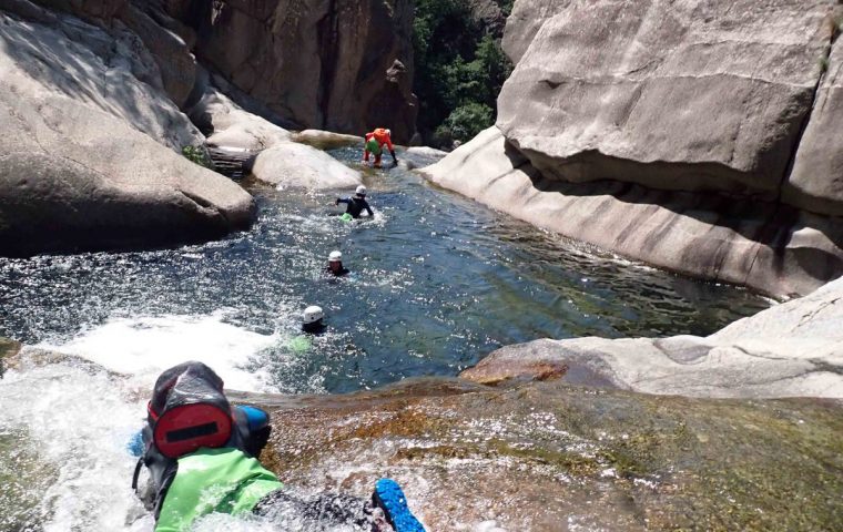 Descente des merveilleuses gorges du Chassezac en Canyoning