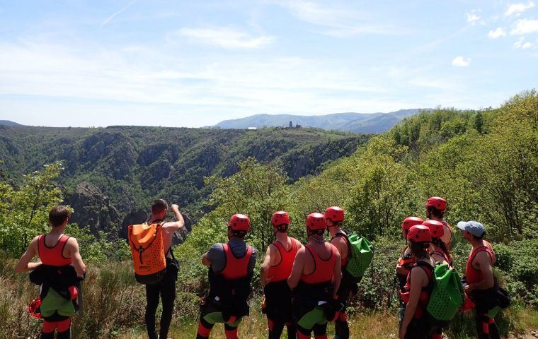 Descente des merveilleuses gorges du Chassezac en Canyoning