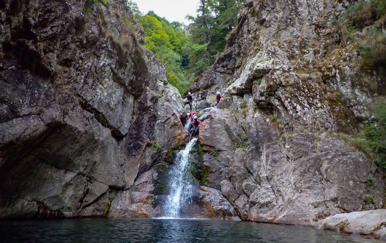 Riviere sauvage, avec Sauts parfait pour une session canyoning