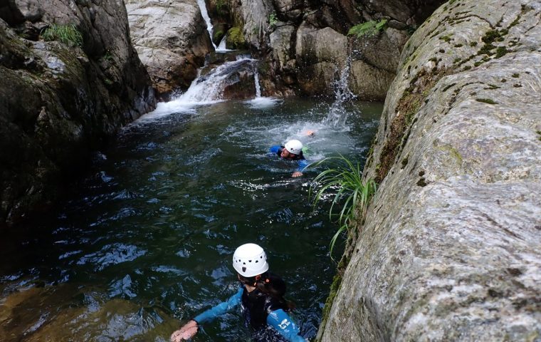 Riviere sauvage, avec Sauts parfait pour une session canyoning