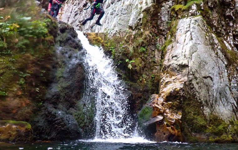 Riviere sauvage, avec Sauts parfait pour une session canyoning