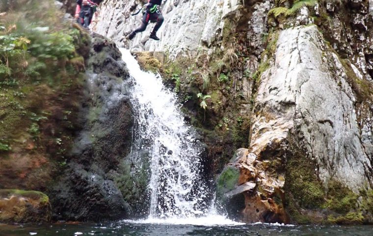 Riviere sauvage, avec Sauts parfait pour une session canyoning