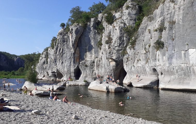 gite les clapas – maison verte