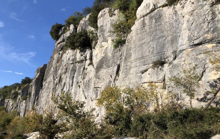 falaise chassezac rivière casteljeau