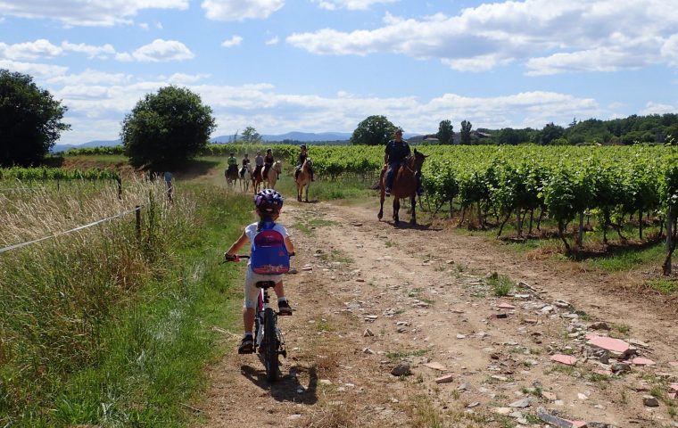 balade famille ardeche velo au bord du chassezac