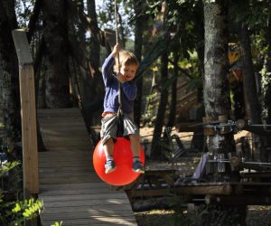 Bois des Jeux – aire de jeux enfants en Ardèche