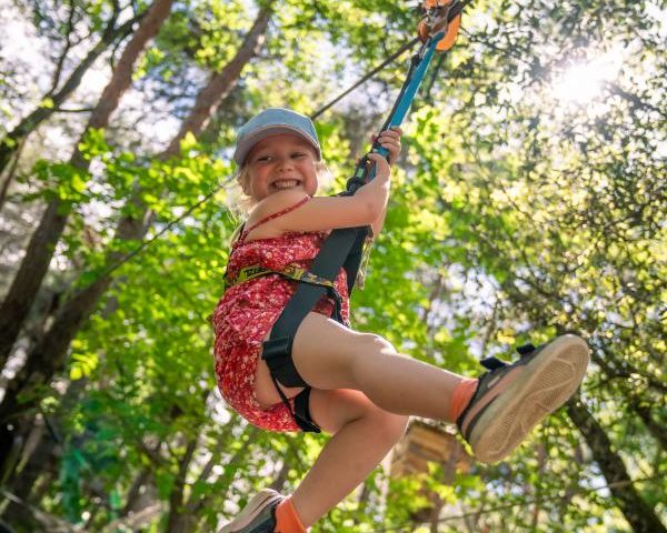 Accrobranche activité enfant Ardèche et Gard