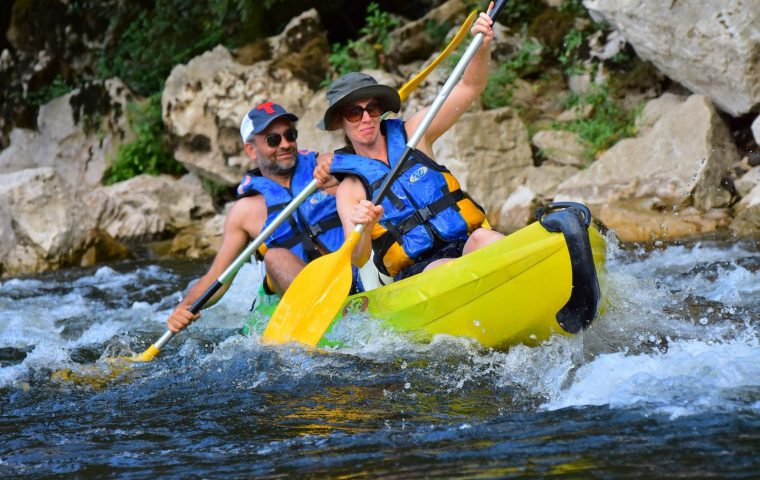 32 km canoe ardèche