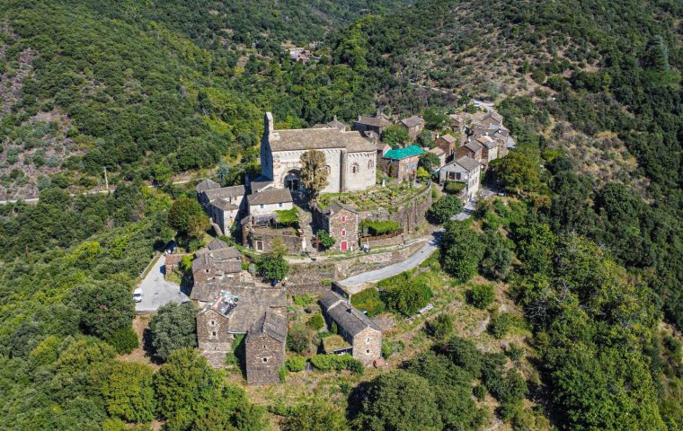 Parcours d’interprétation du hameau de Thines et son rocher_Thines