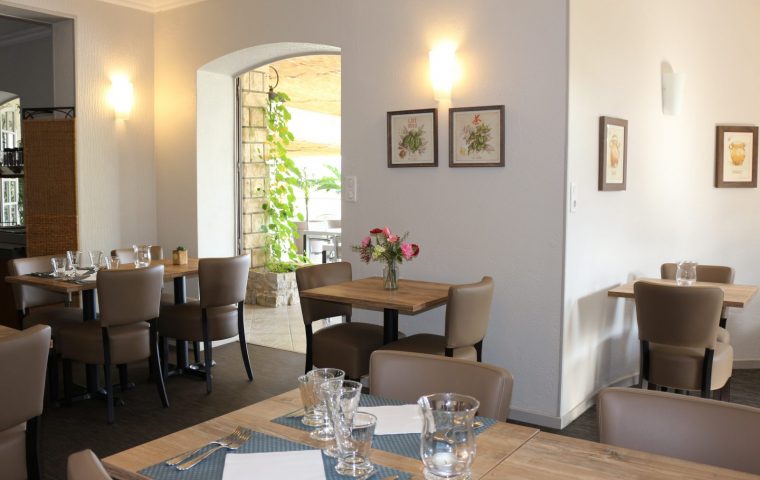 Salle restaurant Demi-pension hôtel Gorges Ardèche