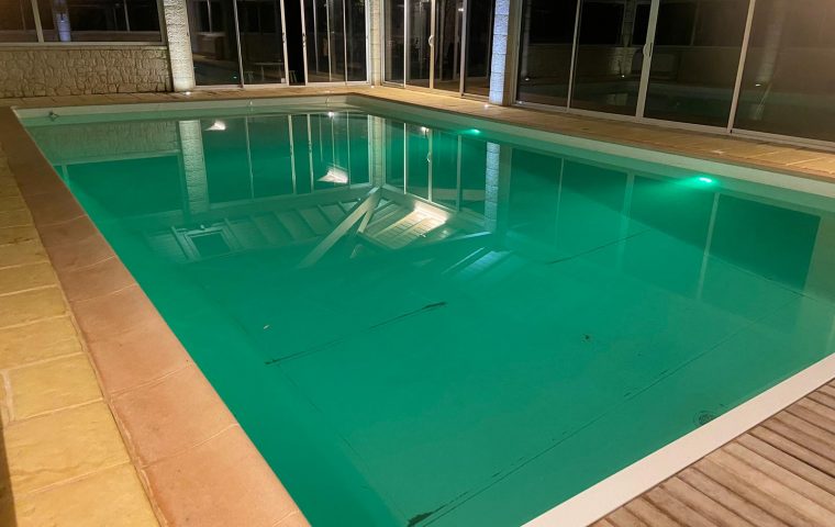 piscine turquoise.jpg