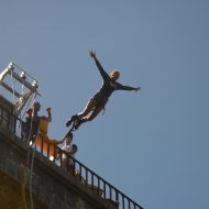 Saut à l’élastique avec Elastic Crocodil Bungee