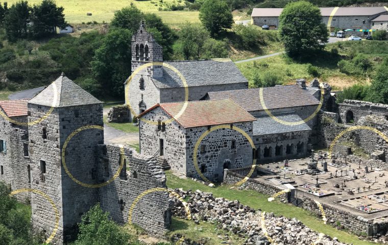 « Un cercle et mille fragments » à l’Abbaye de Mazan – Oeuvre de Felice Varini